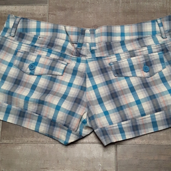 MOA COLLECTION LOW RISE SHORTS - Picture 4 of 6